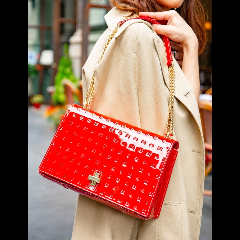 LAILA ARCADIA lock chain patent leather bag